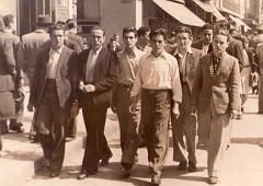 mon père 1er à gauche